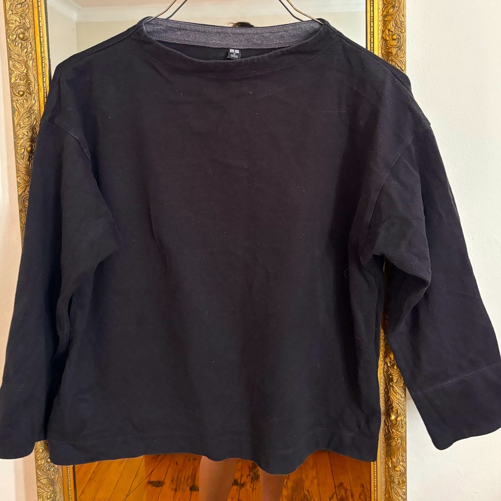 Uniqlo Black Sweater Shirt